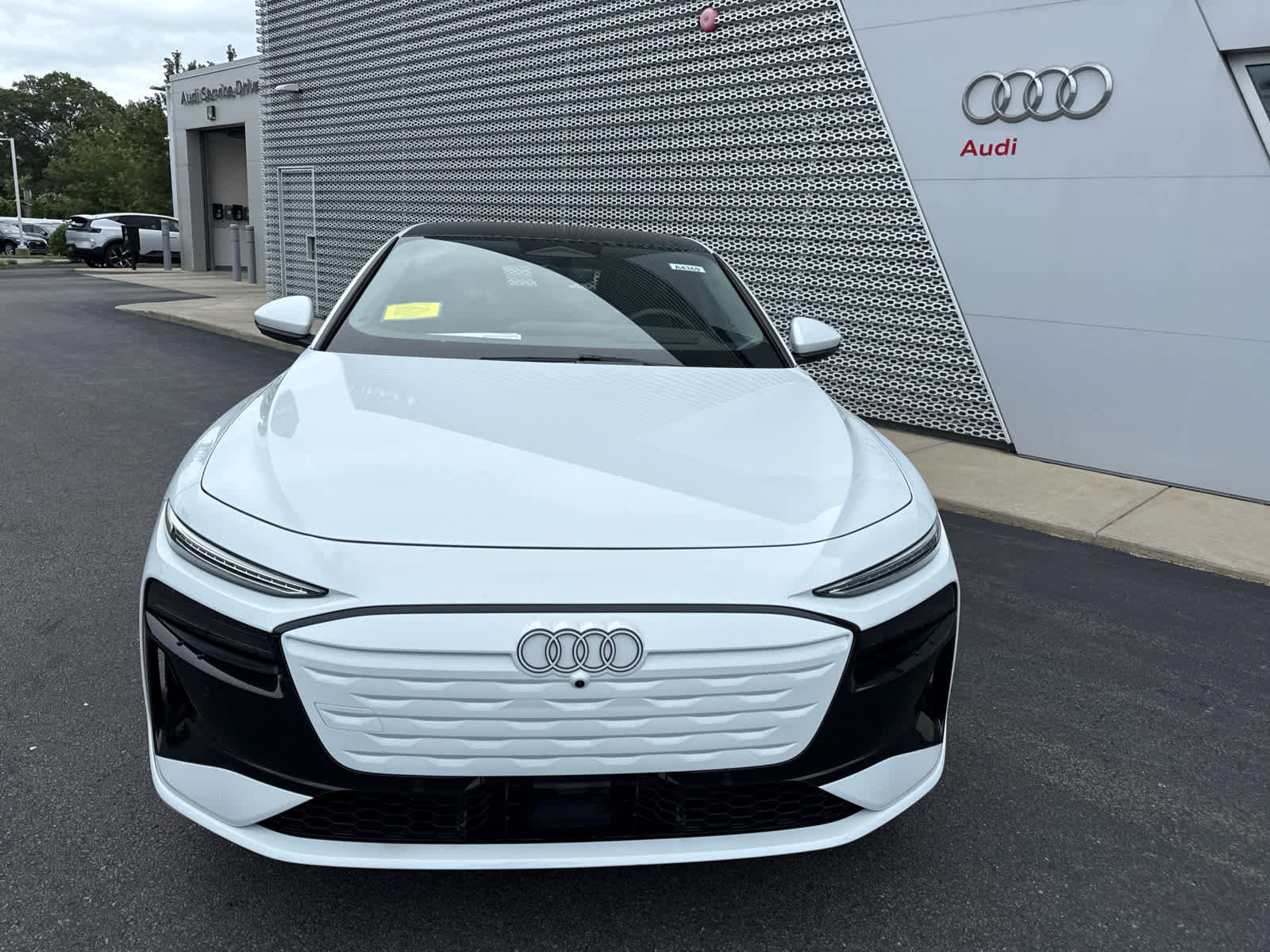 New 2025 Audi A6 e-tron Premium Plus image 3