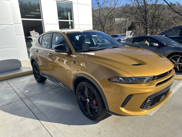 Used 2024 Dodge Hornet R/T image 1