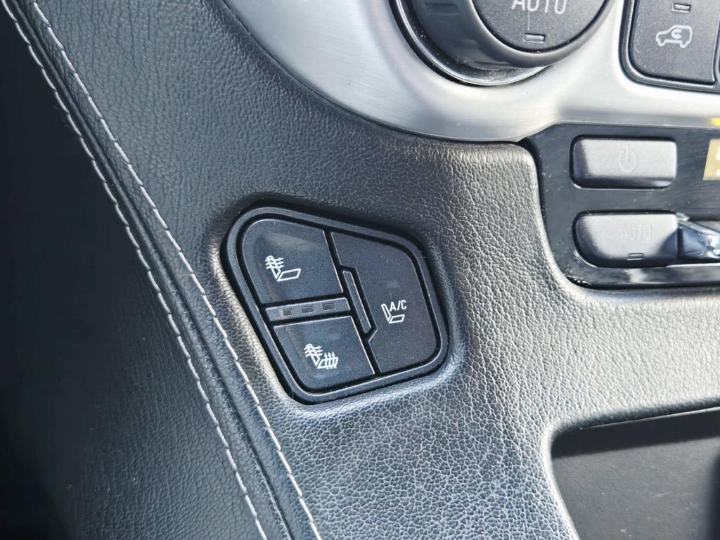 Used 2015 GMC Yukon SLT w/ HD Trailering Package image 34