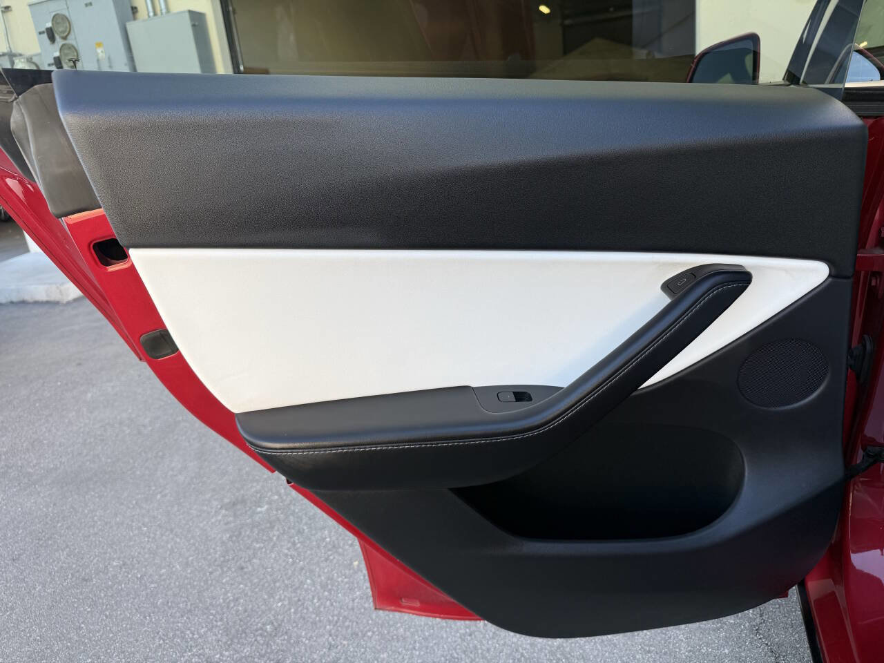 Used 2021 Tesla Model Y Long Range AWD/4WD image 28