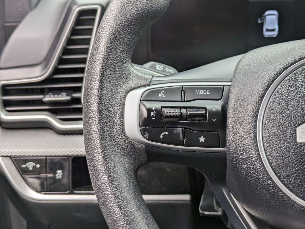 Used 2024 Kia Sportage LX image 19