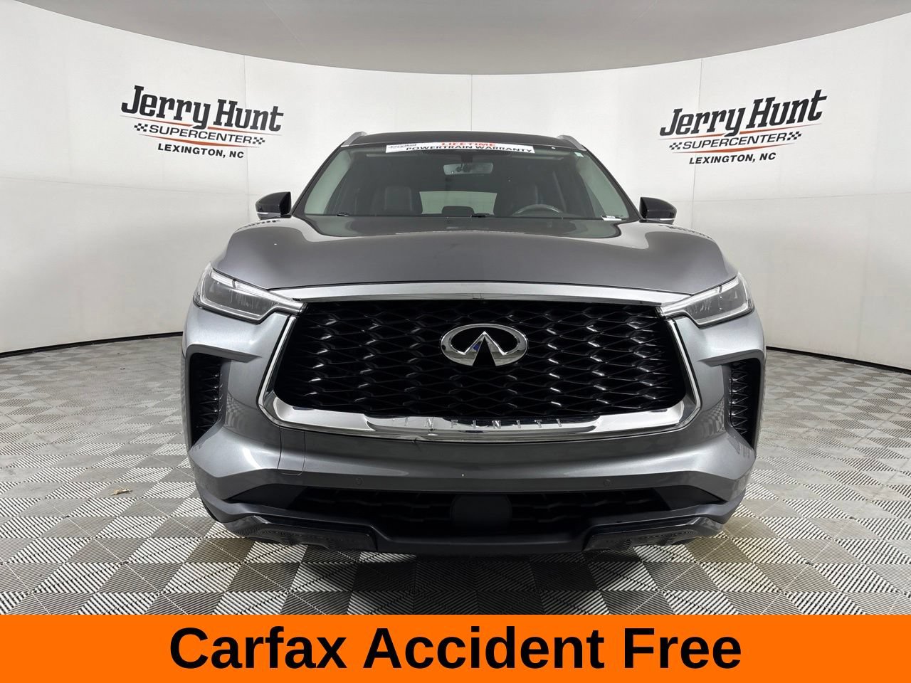 Used 2023 INFINITI QX60 Luxe FWD image 3