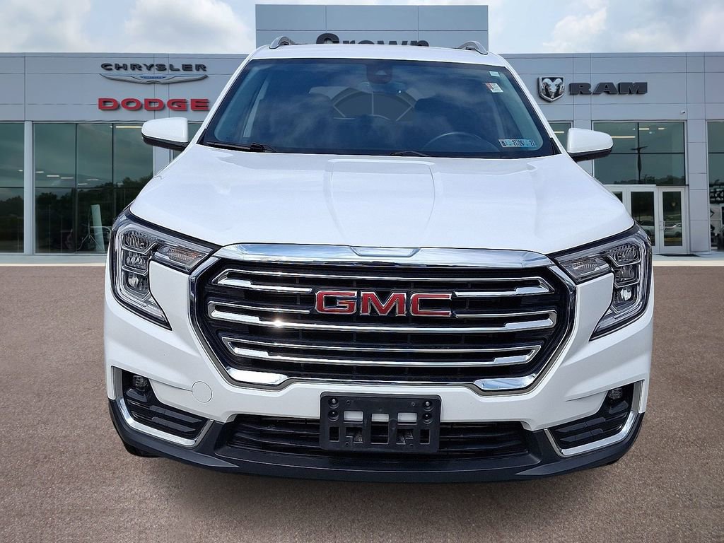 Used 2024 GMC Terrain SLT image 2