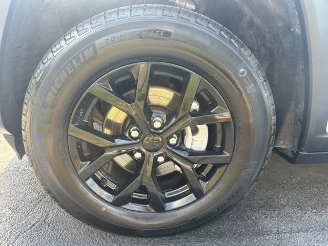 Used 2025 Jeep Grand Cherokee Altitude AWD/4WD image 37