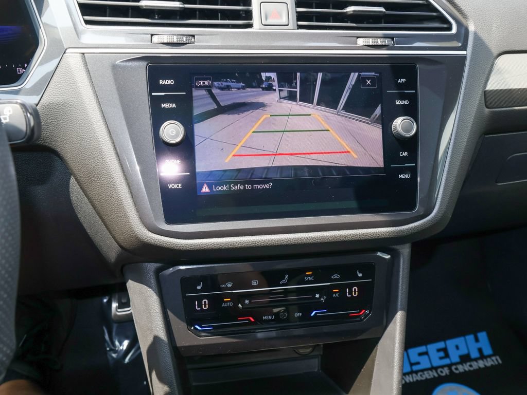 Certified 2024 Volkswagen Tiguan SE R-Line AWD/4WD image 20