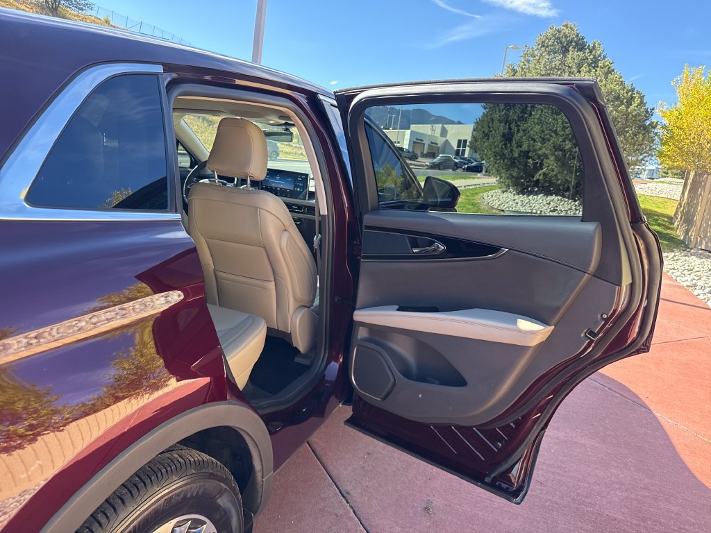 Used 2022 Lincoln Nautilus AWD w/ Premium Package image 23