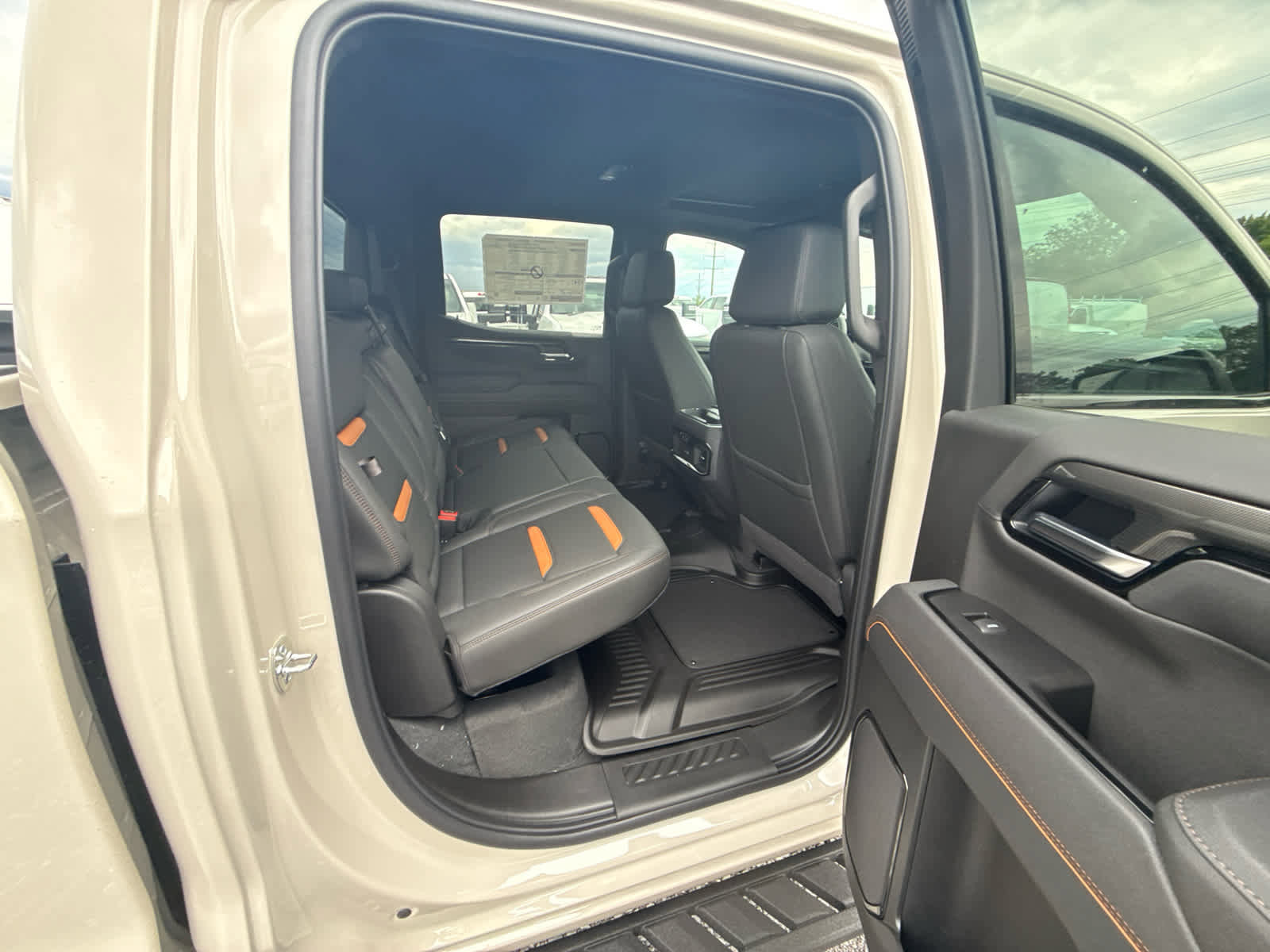 New 2026 GMC Sierra 1500 AT4 w/ AT4 Premium Package AWD/4WD image 31