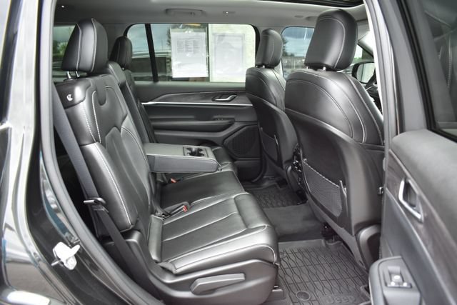 Used 2023 Jeep Grand Cherokee L Limited AWD/4WD image 46