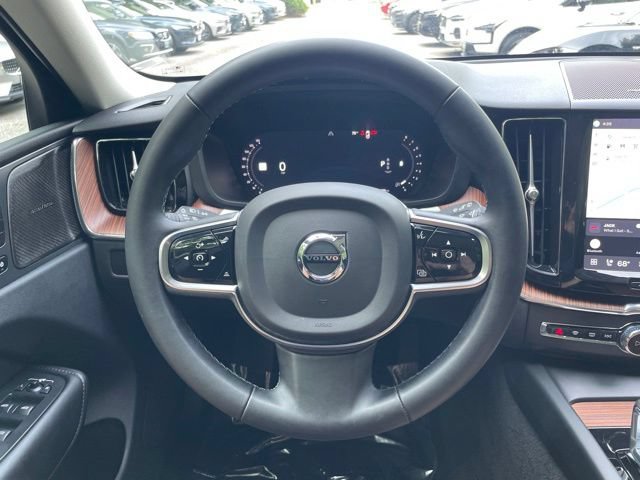 Certified 2024 Volvo XC60 B5 Plus AWD/4WD image 19