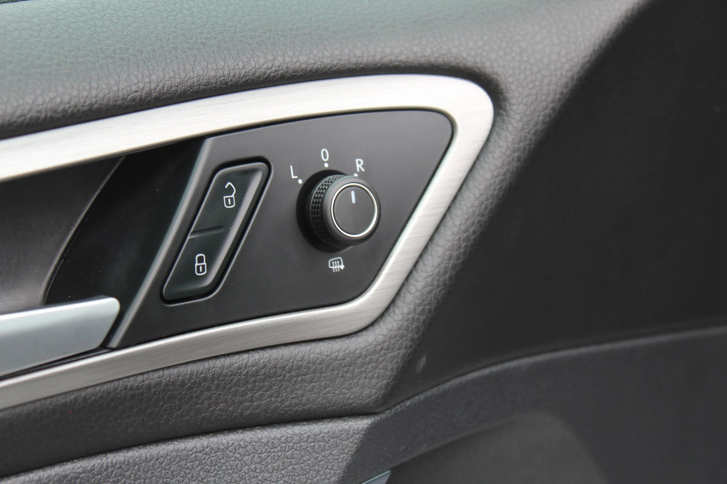 Used 2017 Volkswagen Golf Wolfsburg Edition image 22