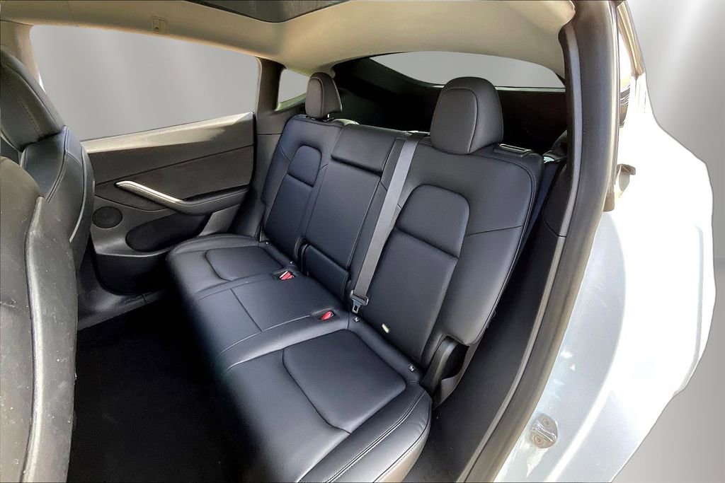 Used 2021 Tesla Model Y Long Range image 21