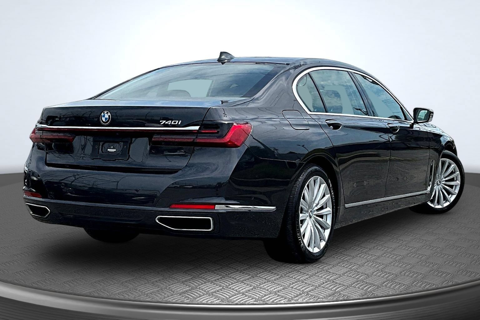 Used 2022 BMW 740i RWD image 5