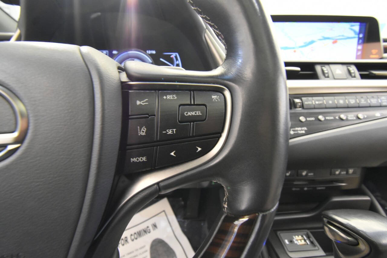 Used 2019 Lexus ES 300h w/ Premium Package image 34