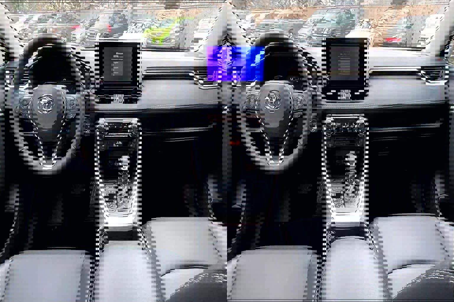 Used 2025 Toyota RAV4 XLE Premium image 16