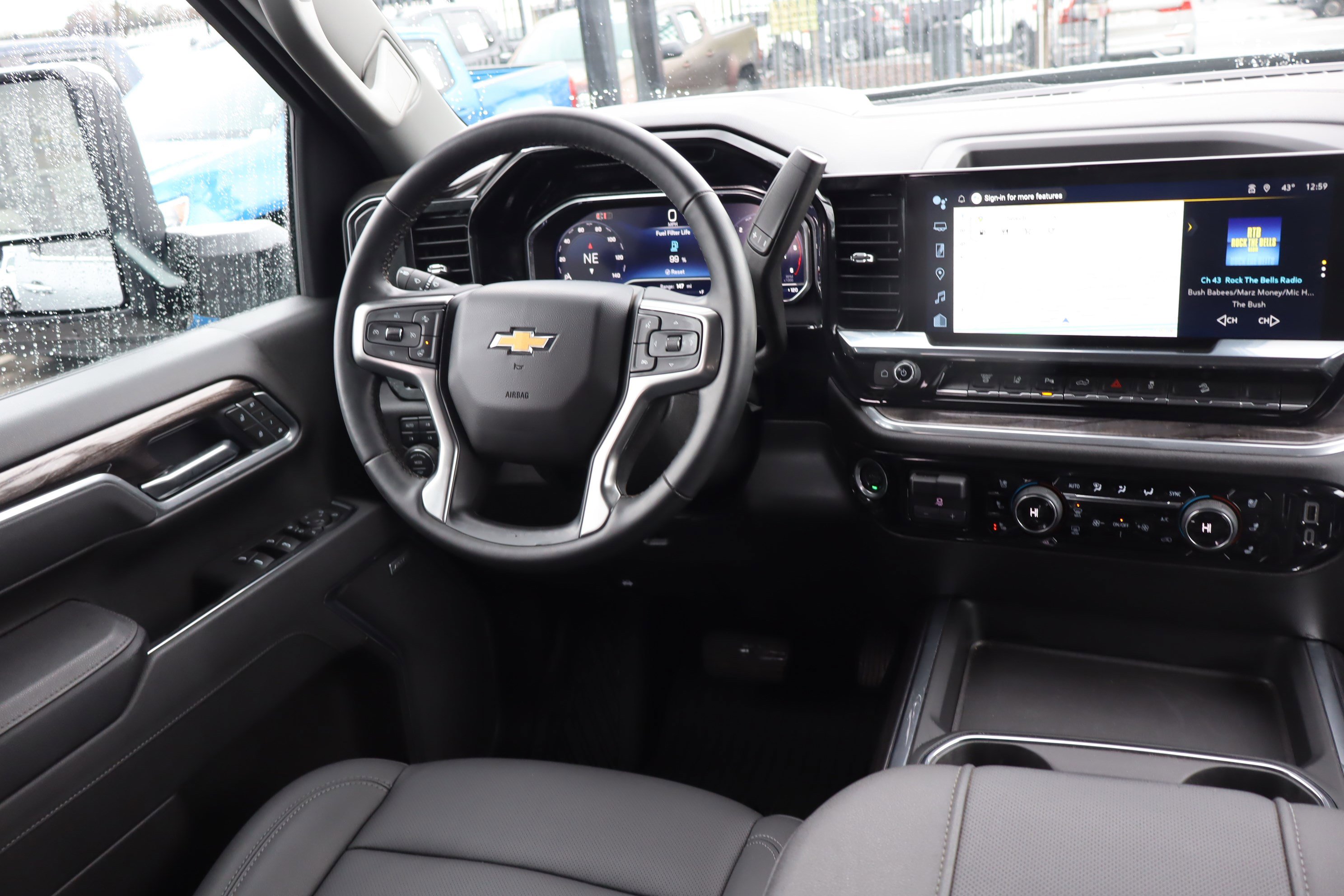 Used 2025 Chevrolet Silverado 2500 LTZ w/ LTZ Plus Package image 16