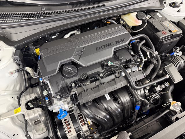 New 2026 Hyundai Elantra SEL Sport FWD image 15