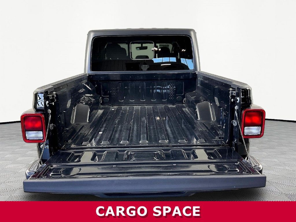 Used 2022 Jeep Gladiator Mojave AWD/4WD image 7