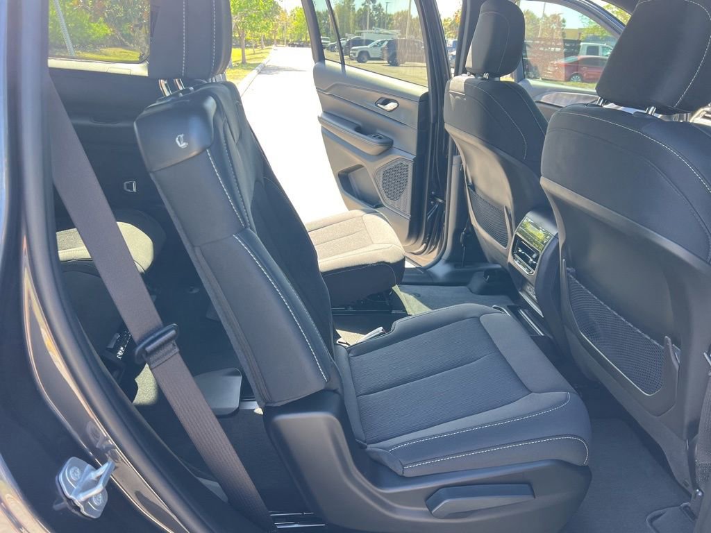 Used 2024 Jeep Grand Cherokee L Laredo RWD image 53