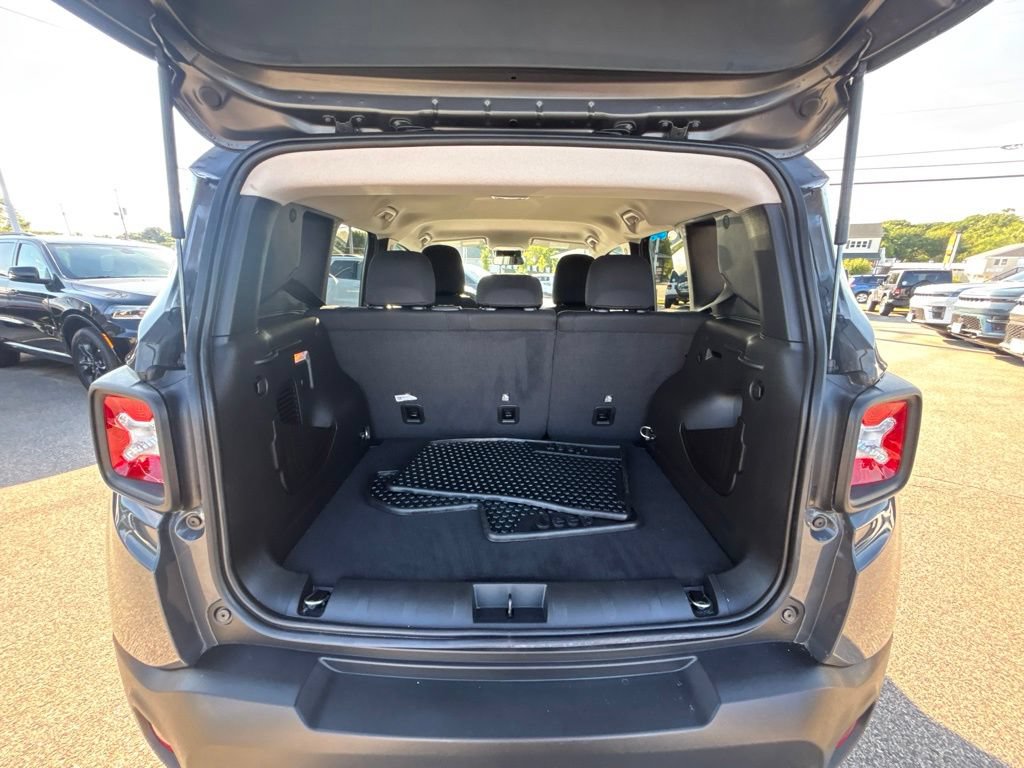 Certified 2023 Jeep Renegade Latitude AWD/4WD image 22