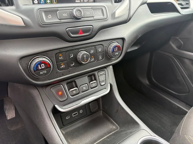 Used 2018 GMC Terrain SLE w/ Driver Convenience Package FWD image 19