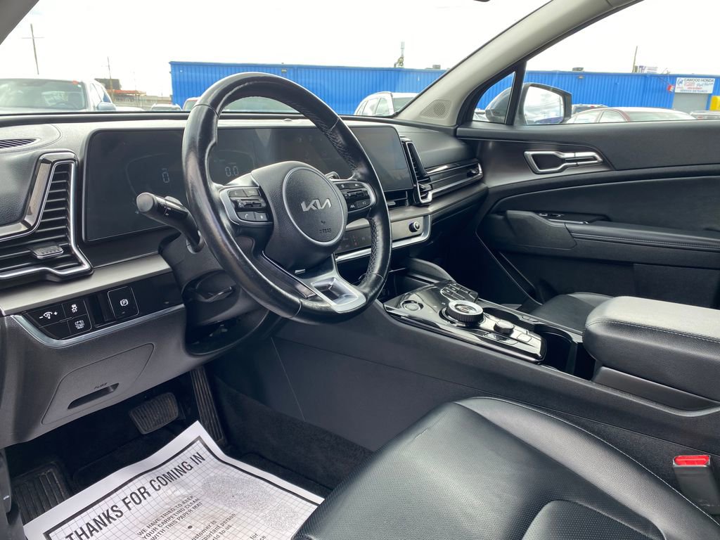Used 2023 Kia Sportage EX image 9