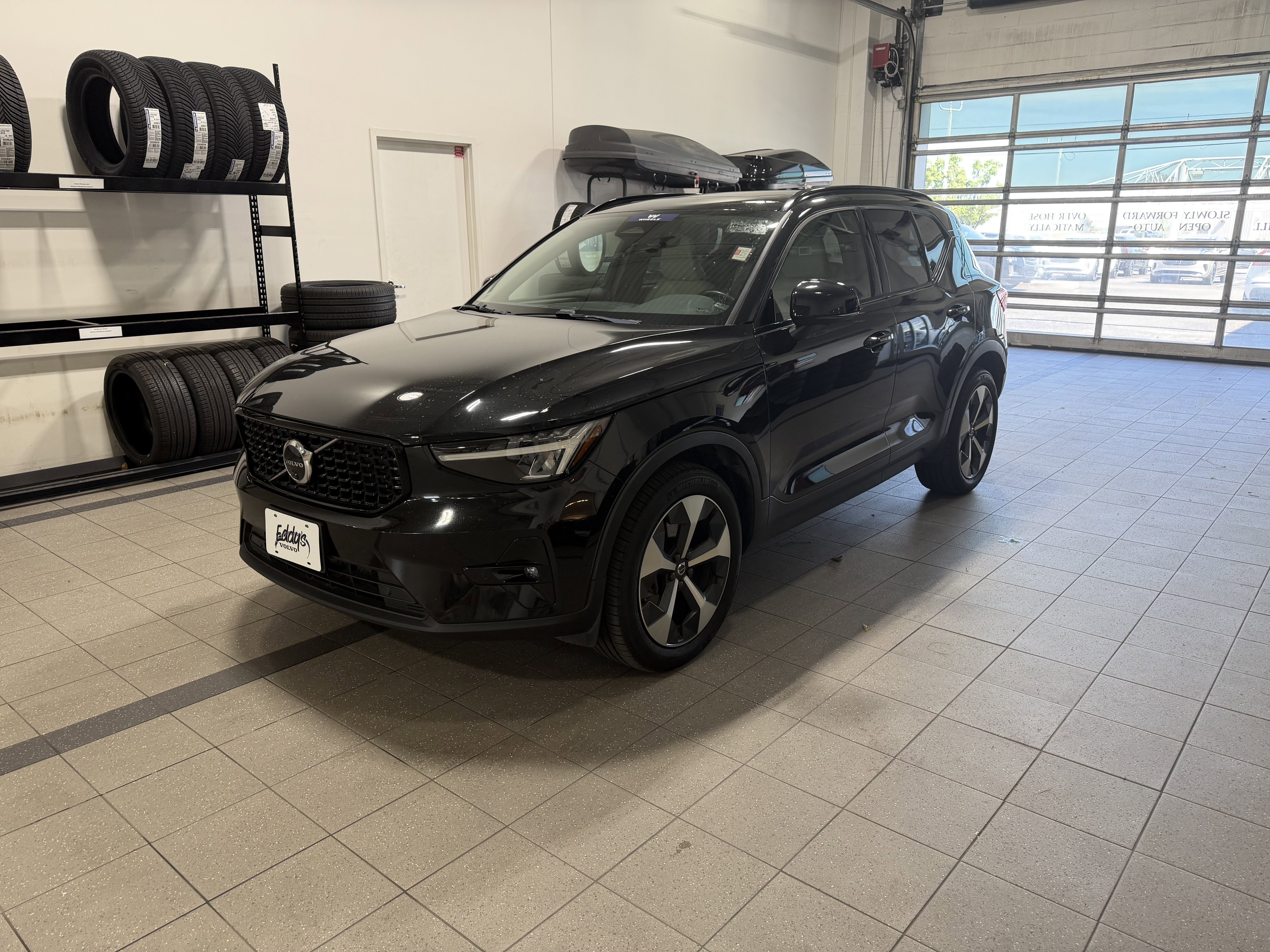 Used 2023 Volvo XC40 B4 Ultimate FWD image 4