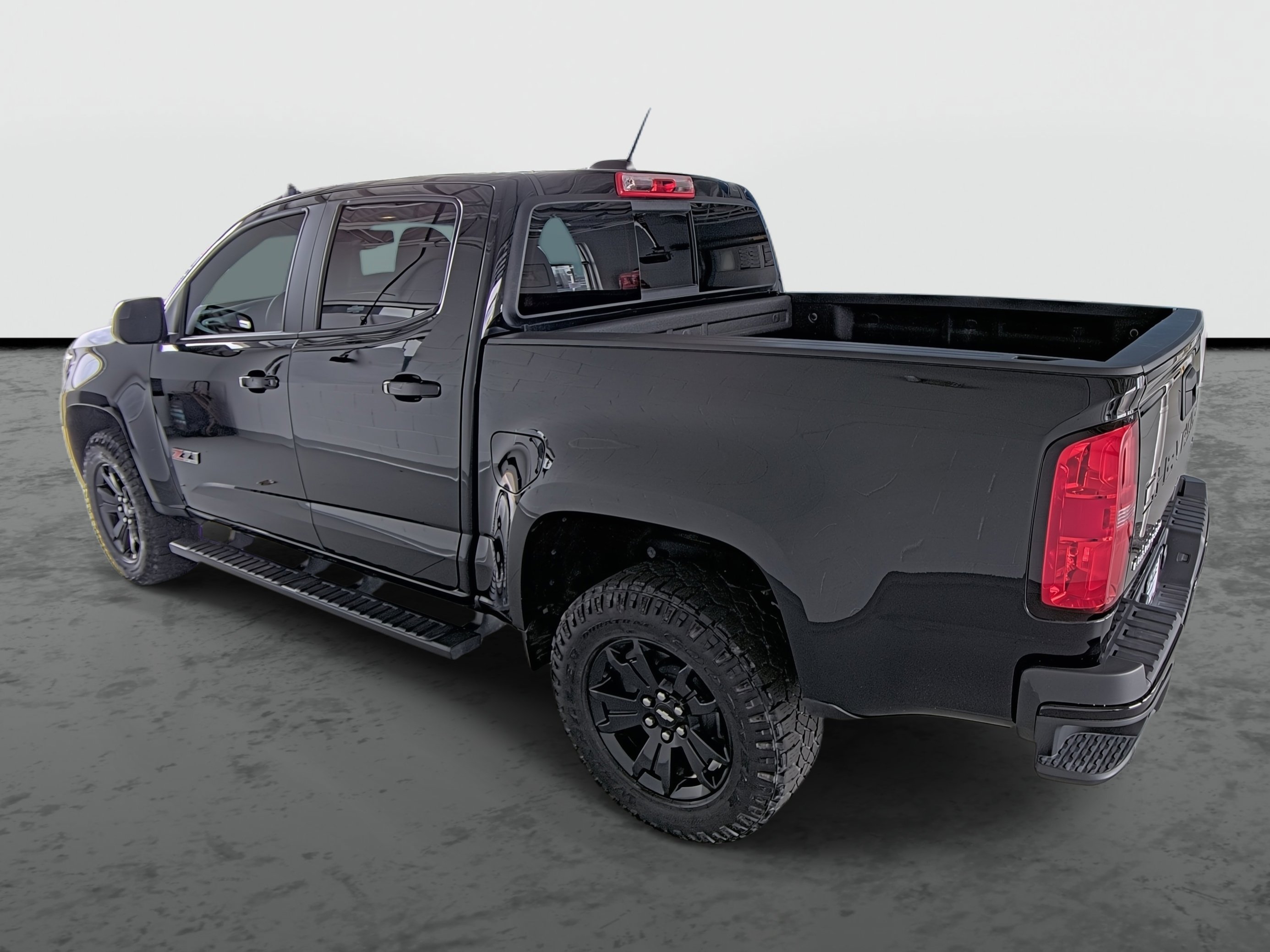 Used 2022 Chevrolet Colorado Z71 w/ Z71 Midnight Edition image 11