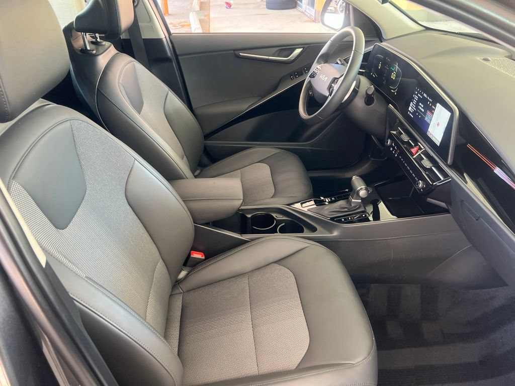 Certified 2024 Kia Niro EX FWD image 20