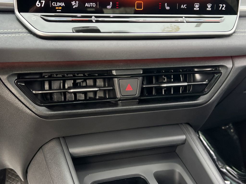 New 2026 Volkswagen Tiguan SE image 28