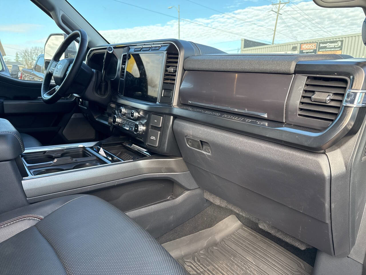 Certified 2023 Ford F250 Lariat w/ Tremor Off-Road Package image 17