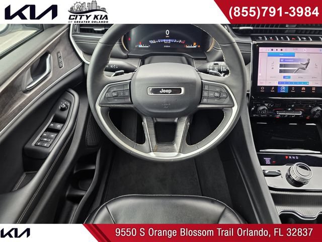 Used 2024 Jeep Grand Cherokee L Limited AWD/4WD image 21