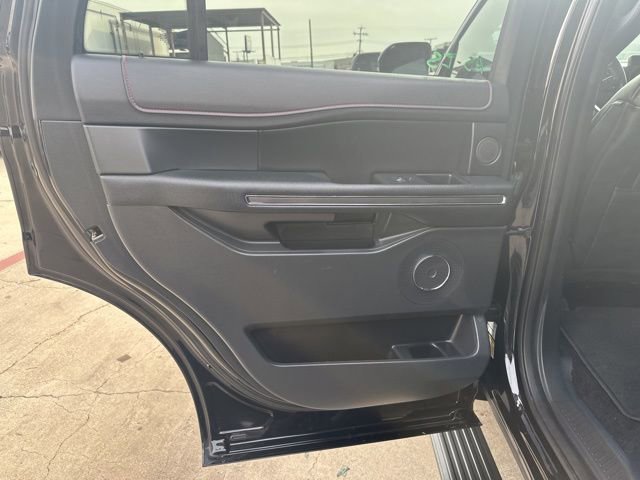 Used 2022 Ford Expedition Limited image 8