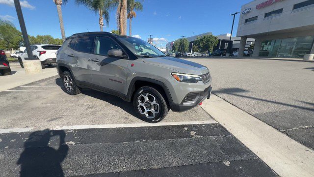 Used 2022 Jeep Compass Trailhawk w/ Trailhawk Elite Group image 2
