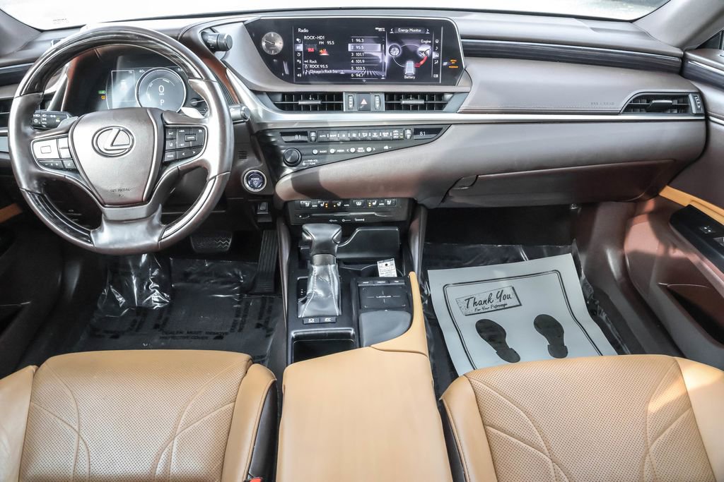 Used 2020 Lexus ES 300h 300h Luxury w/ Accessory Package 2 image 30