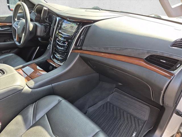 Used 2017 Cadillac Escalade Premium Luxury RWD image 24