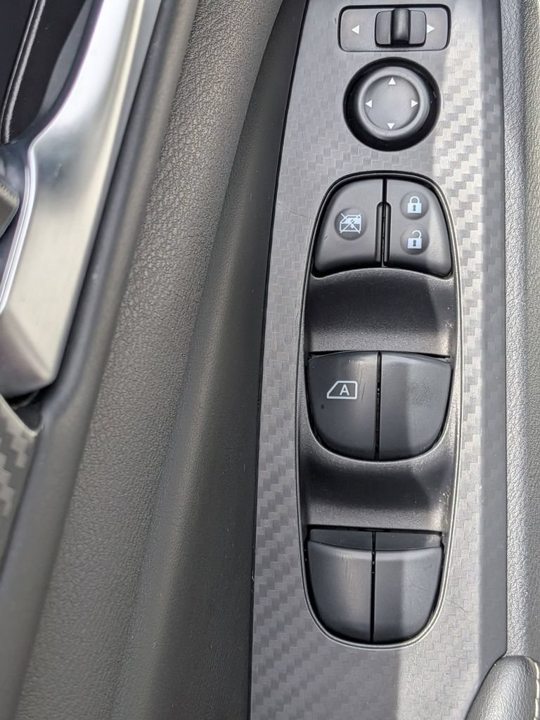 Used 2025 Nissan Altima 2.5 SV FWD image 15
