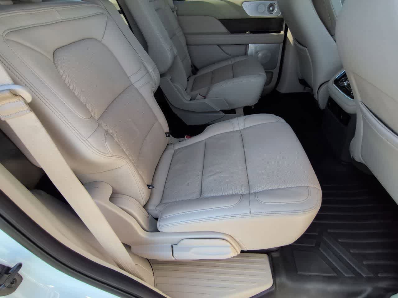 Used 2021 Lincoln Navigator Reserve w/ Luxury Package AWD/4WD image 21