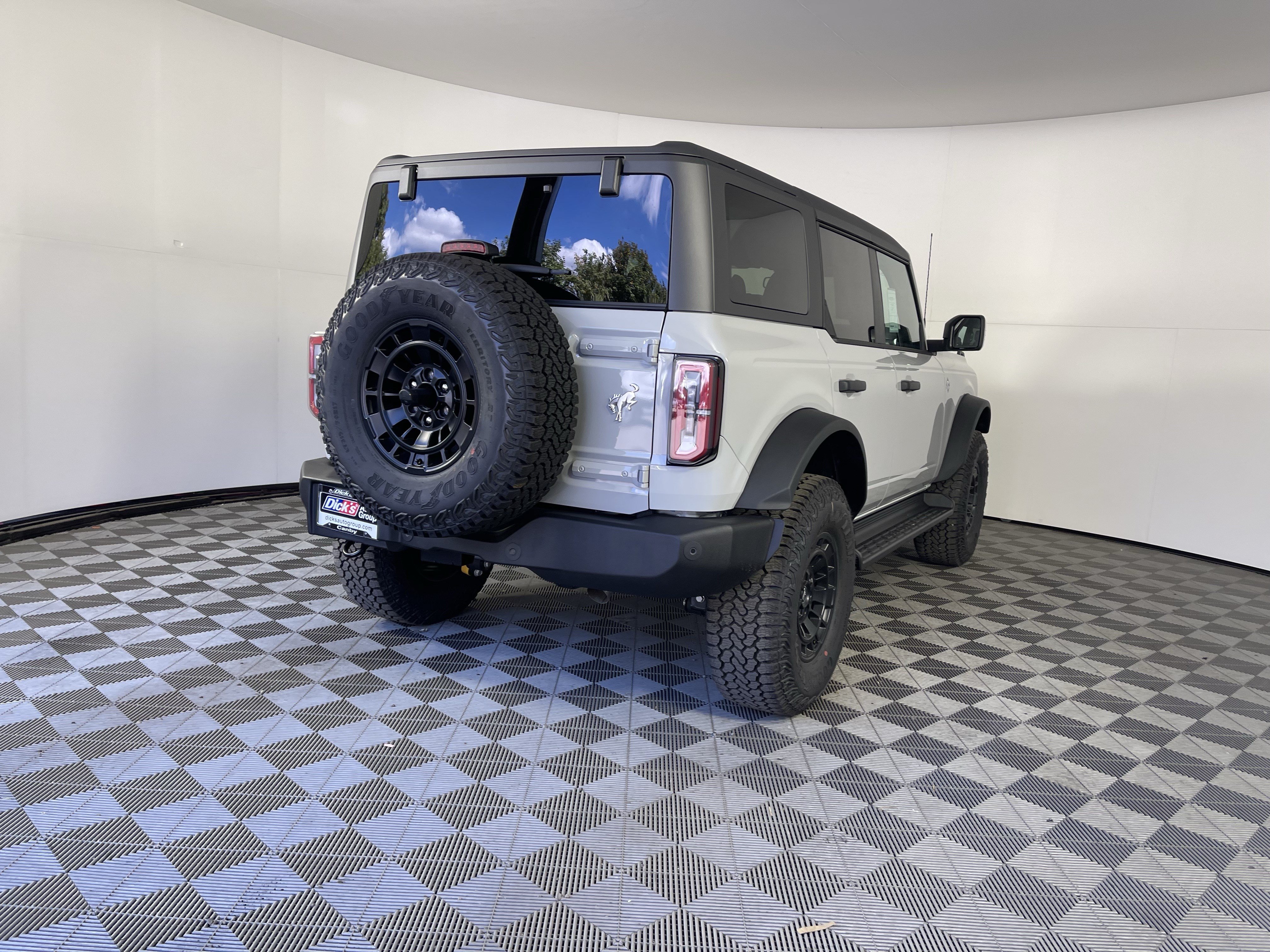 New 2026 Ford Bronco Outer Banks w/ Sasquatch Package AWD/4WD image 5