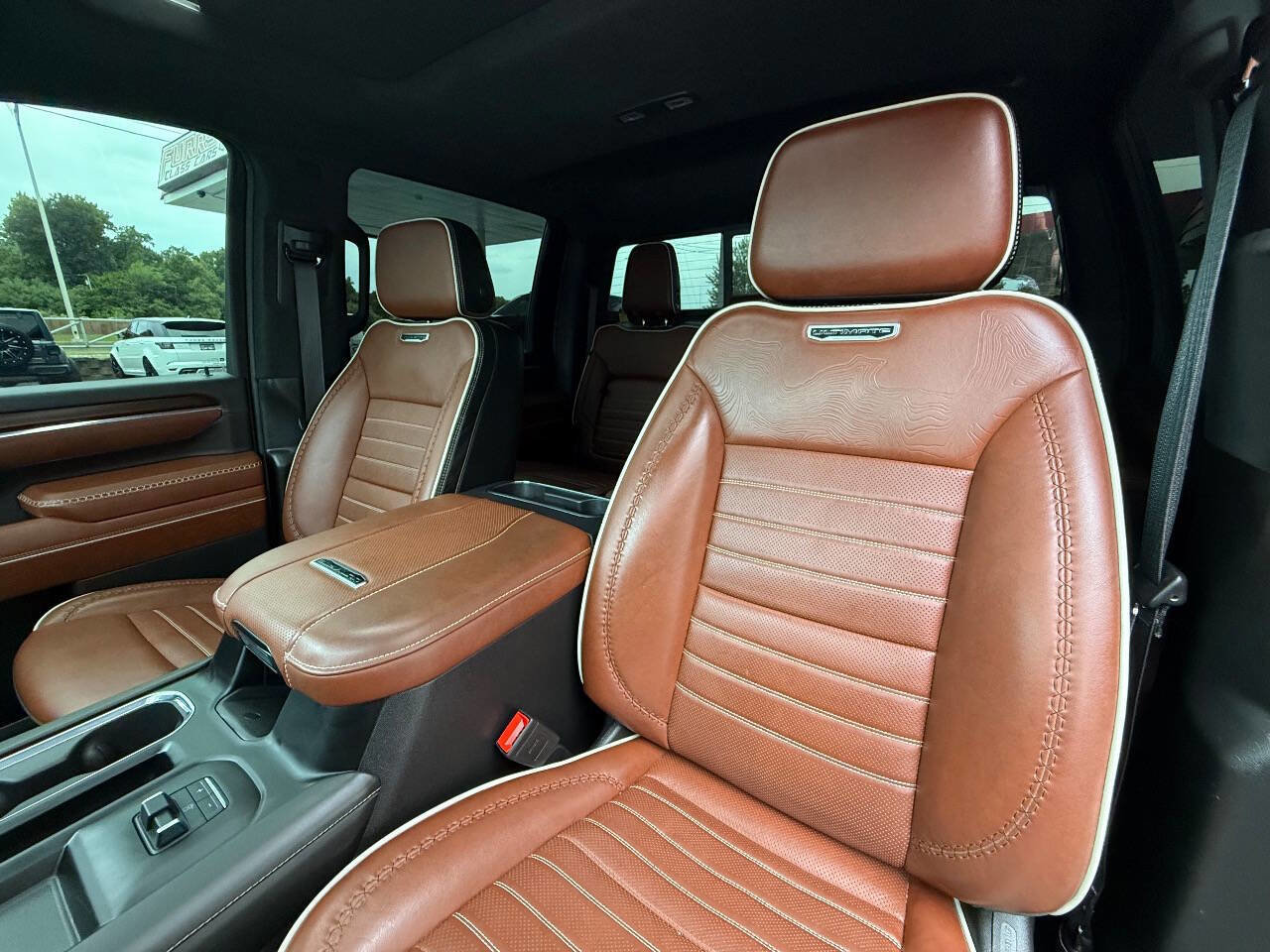 Used 2024 GMC Sierra 3500 Denali Ultimate image 33