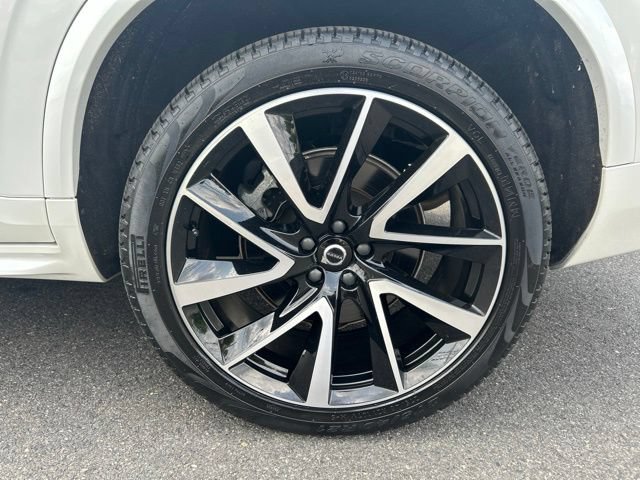 Certified 2024 Volvo XC90 B5 Plus w/ Protection Package Premier AWD/4WD image 9