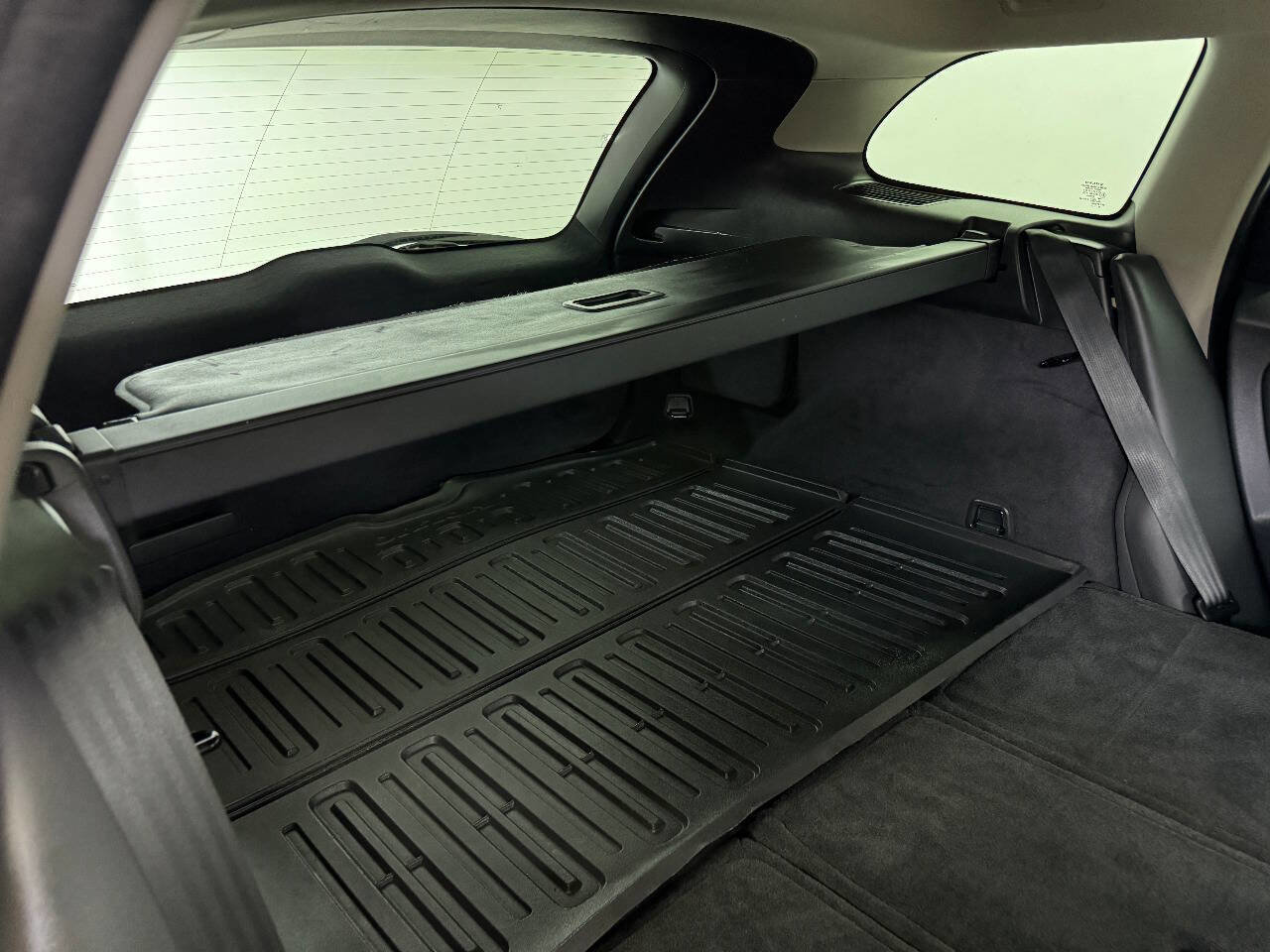 Used 2017 Volvo XC60 T5 w/ Tailgate Package image 80