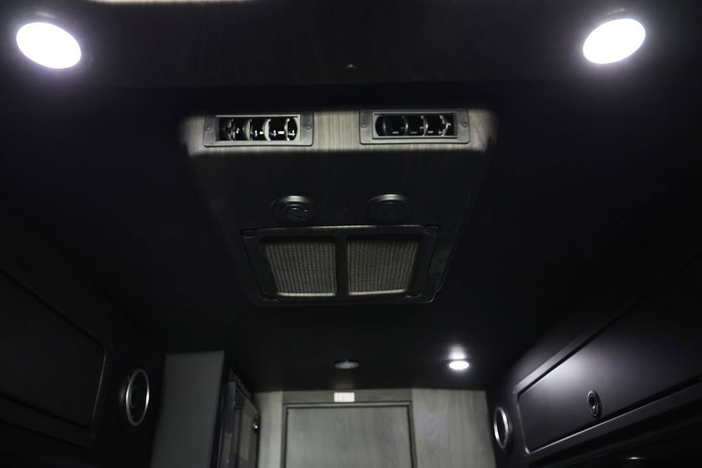 Used 2020 Mercedes-Benz Sprinter 3500 image 25