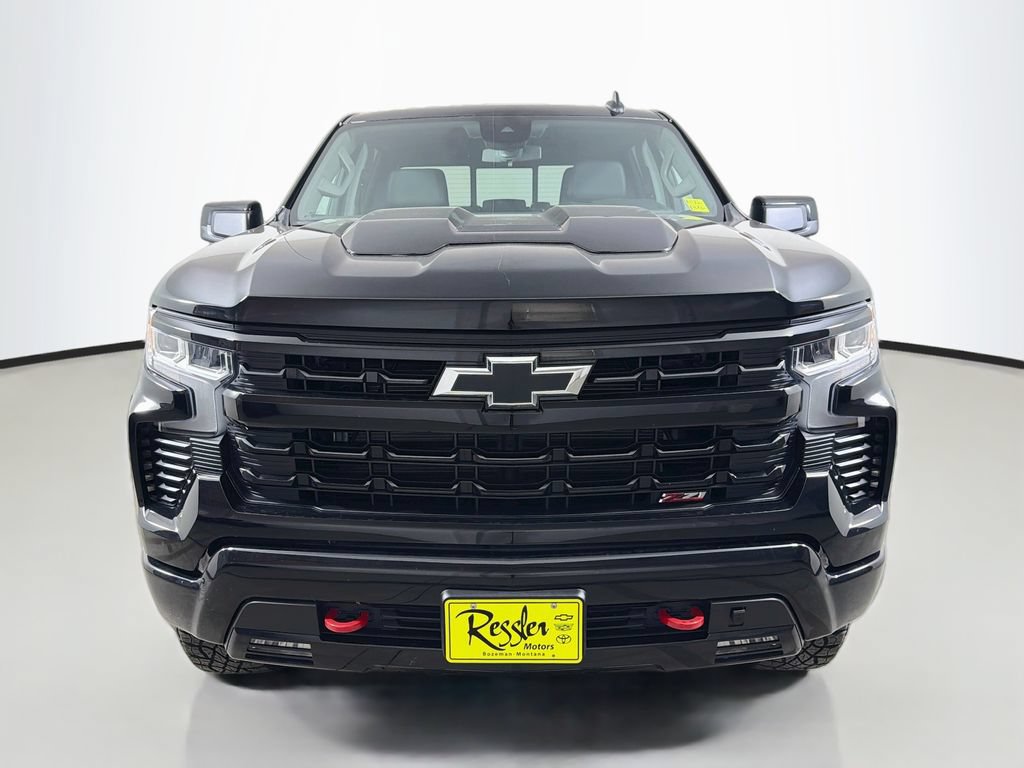 Used 2025 Chevrolet Silverado 1500 LT Trail Boss w/ Convenience Package II AWD/4WD image 2