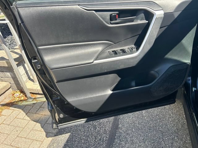 Used 2020 Toyota RAV4 LE w/ All Weather Liner Package AWD/4WD image 10