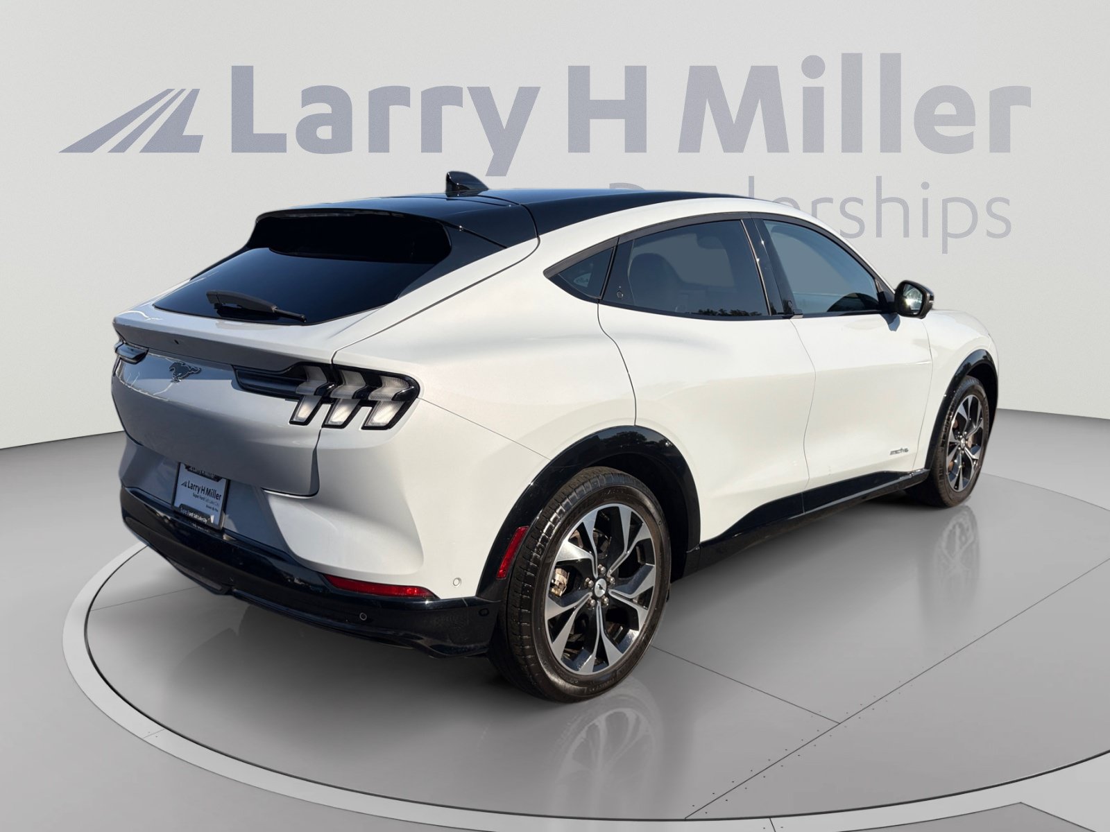 Used 2023 Ford Mustang Mach-E Premium AWD/4WD image 5