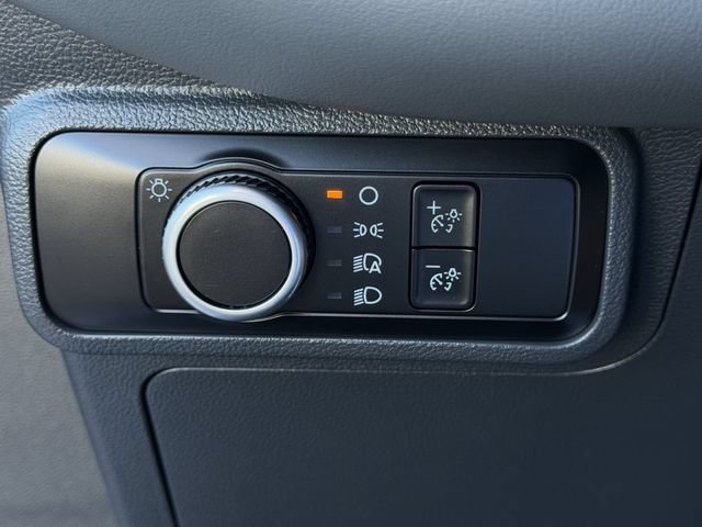 Used 2026 Ford Explorer Active RWD image 22