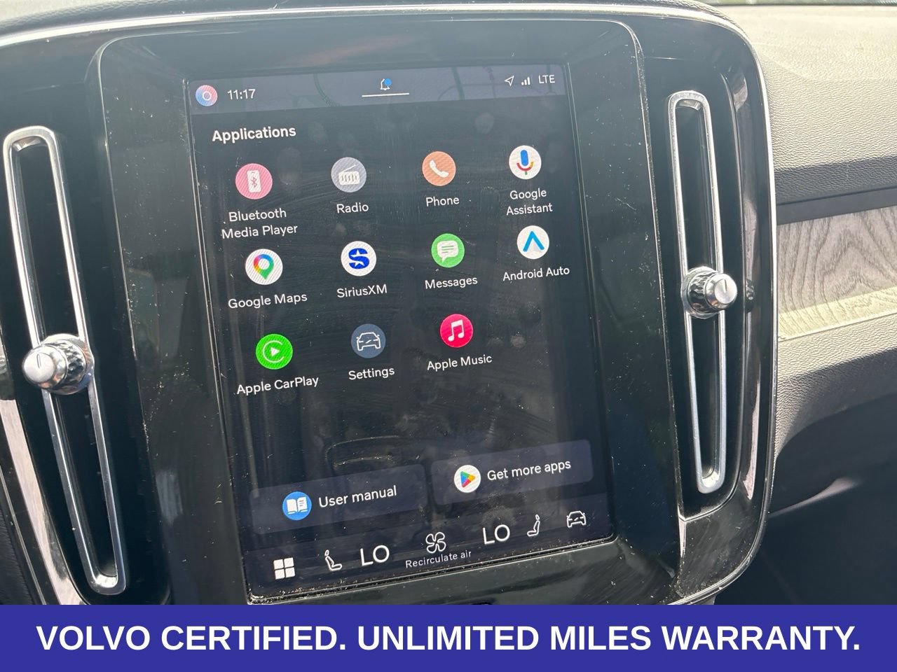 Certified 2025 Volvo XC40 B5 Plus AWD/4WD image 22