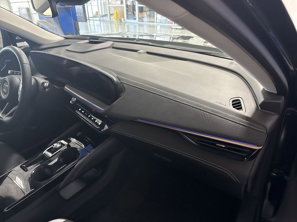 Certified 2025 Buick Envision Sport Touring image 36