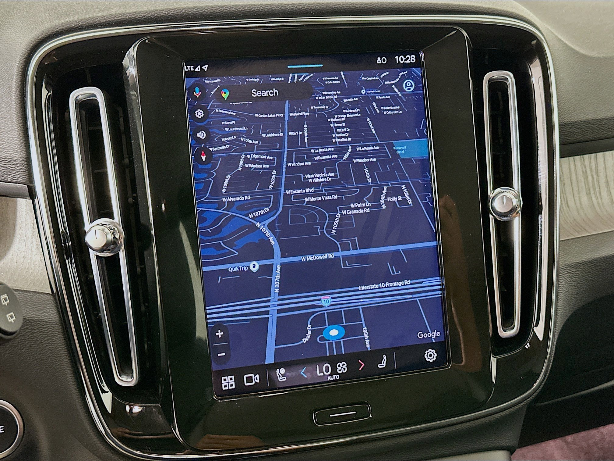 Used 2025 Volvo XC40 B5 Plus image 21