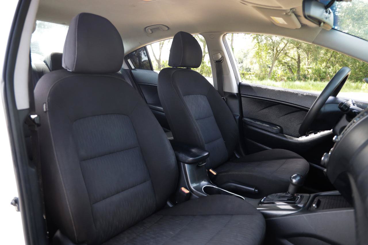 Used 2016 Kia Forte LX FWD image 16